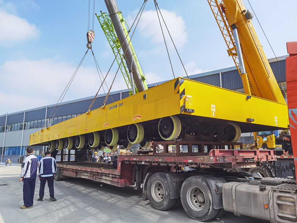 百?lài)嵓?jí)智能重載無(wú)軌搬運(yùn)車(chē)成功交付